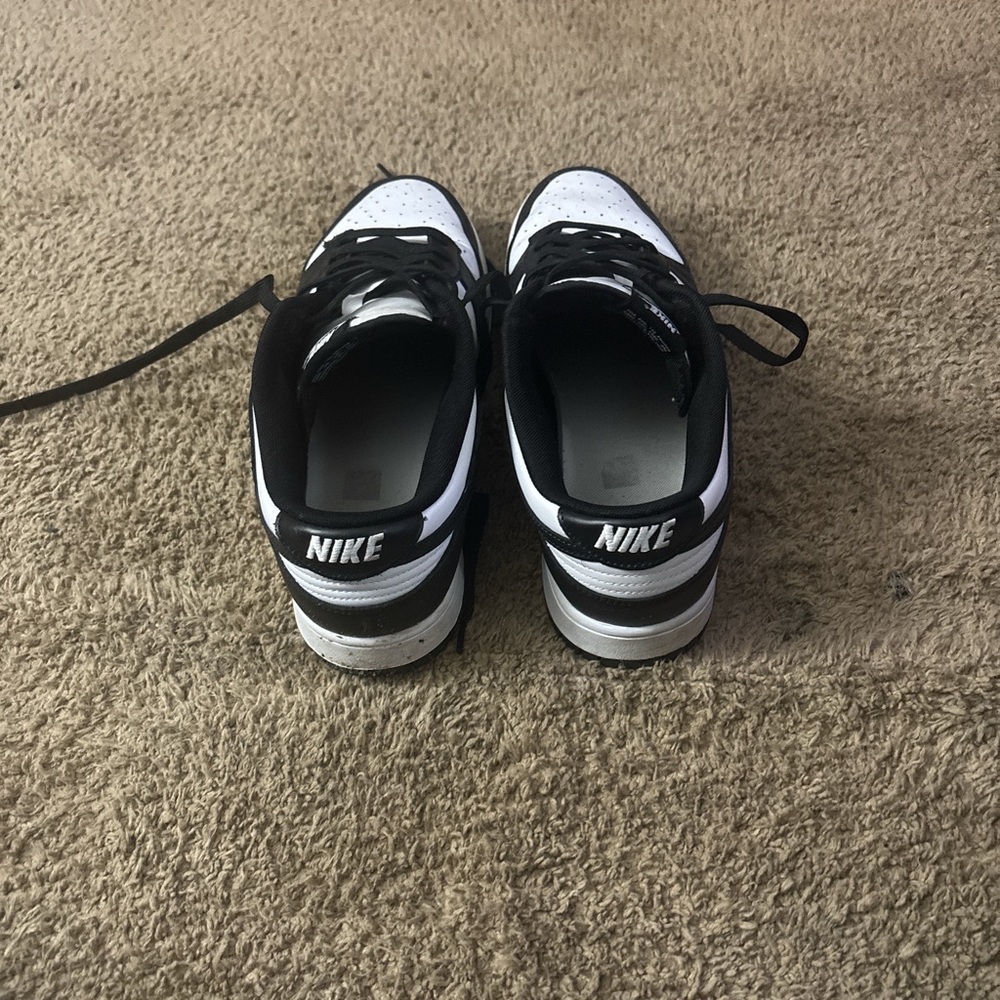 Nike Panda Low Dunks